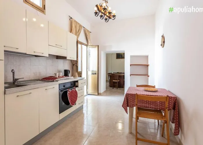 Eleonora A 100mt Dal Mare - Apulia