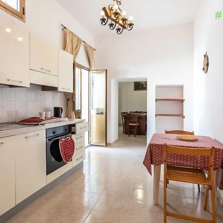 Eleonora A 100mt Dal Mare - Apulia