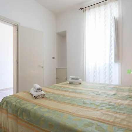 Eleonora A 100mt Dal Mare - Apulia * Capilungo